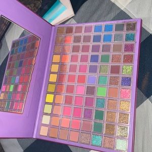 Selling a pallet never been used